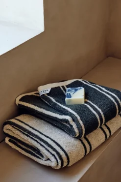 - Andersen Håndklæde - B70xL140 - Beige/Grøn^Andersen Furniture Best