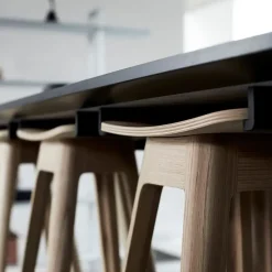 Andersen Furniture - HC1 barstol - Eg med sort lædersæde^ Outlet