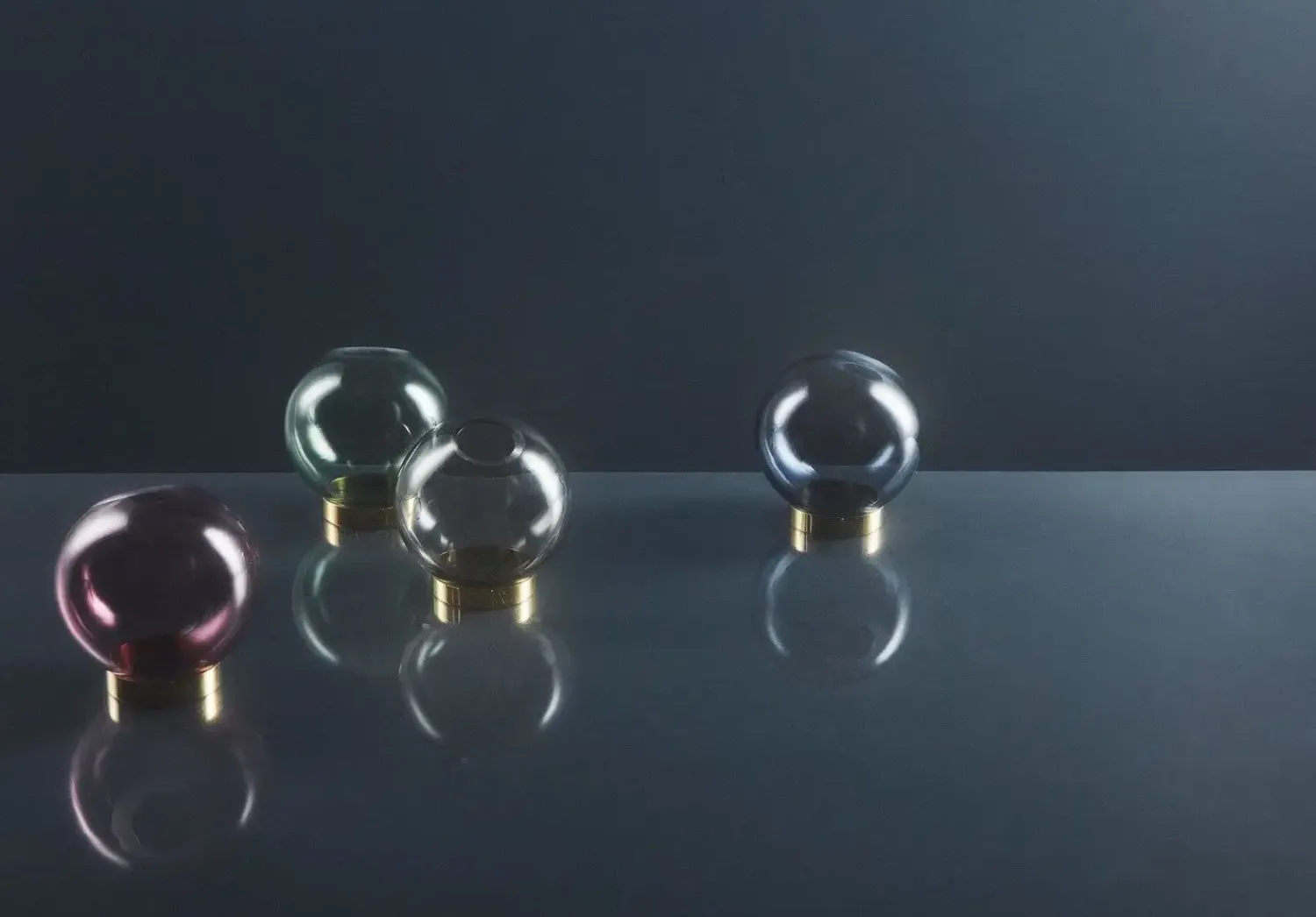 - Globe - Vase - Rød - Small*AYTM Sale