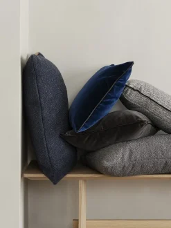 - Cushion Cover - 40 x 40 cm - Midnight Blue - VELVET*Blomus Hot