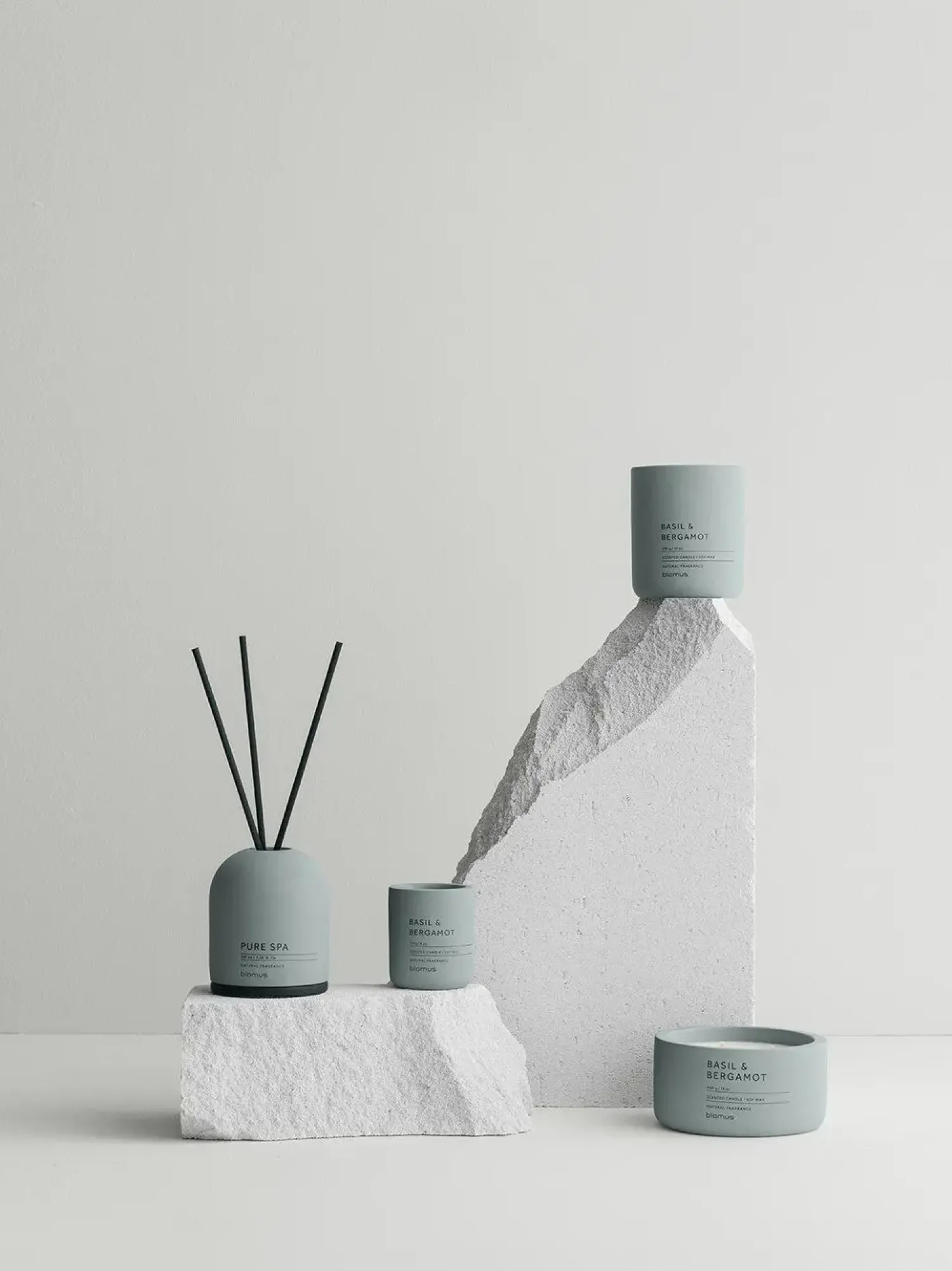 - Scented Candle - Basil & Bergamot - Pine Gray - FRAGA^Blomus Outlet