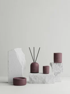 - Scented Candle - Cinnamon & Apple - Port - FRAGA*Blomus Hot