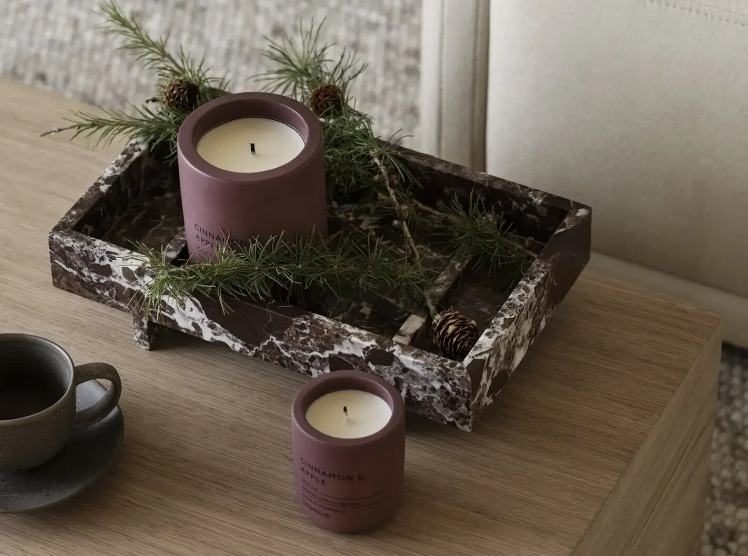 - Scented Candle - Cinnamon & Apple - Port - FRAGA*Blomus Hot