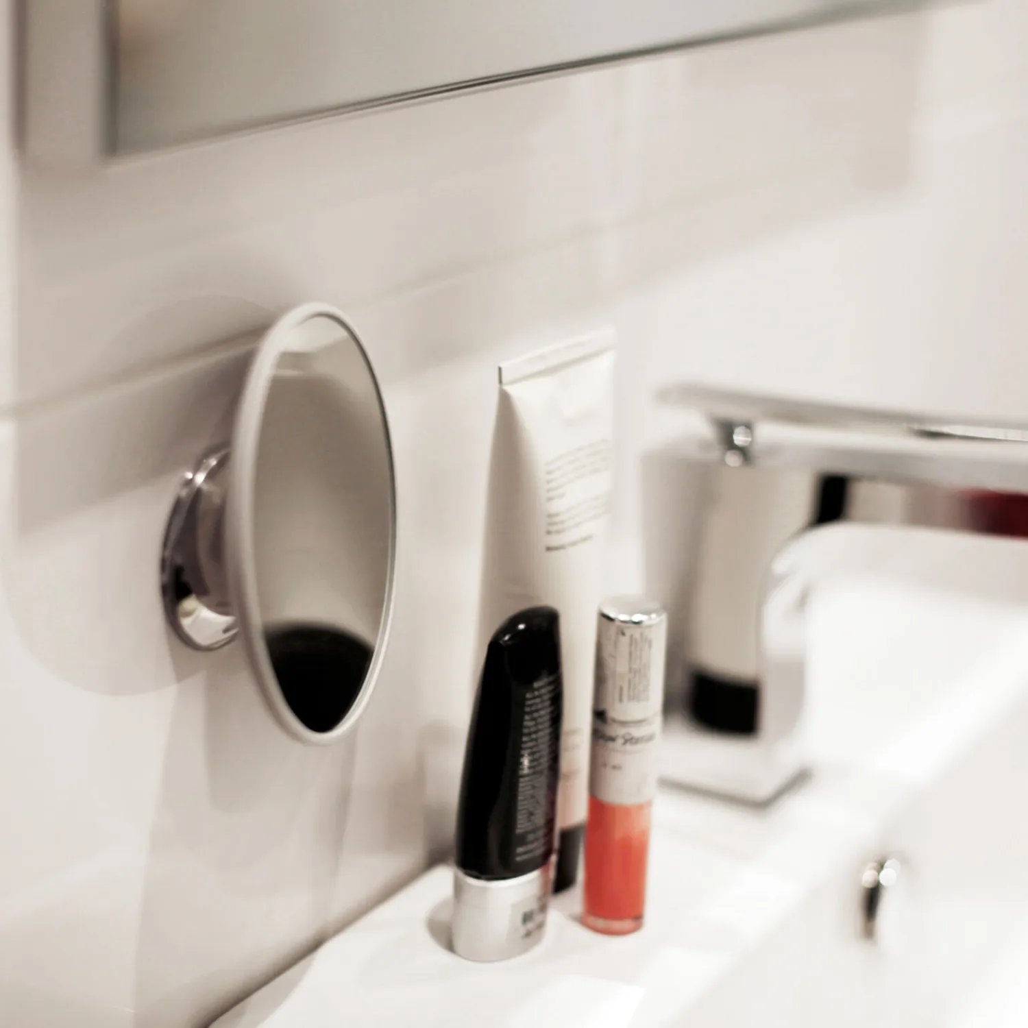 - Aftageligt Make-up spejl. (u/forstørrelse)*Bosign