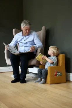 Børnestol fra - Mustard /senneps gul*By KlipKlap Best