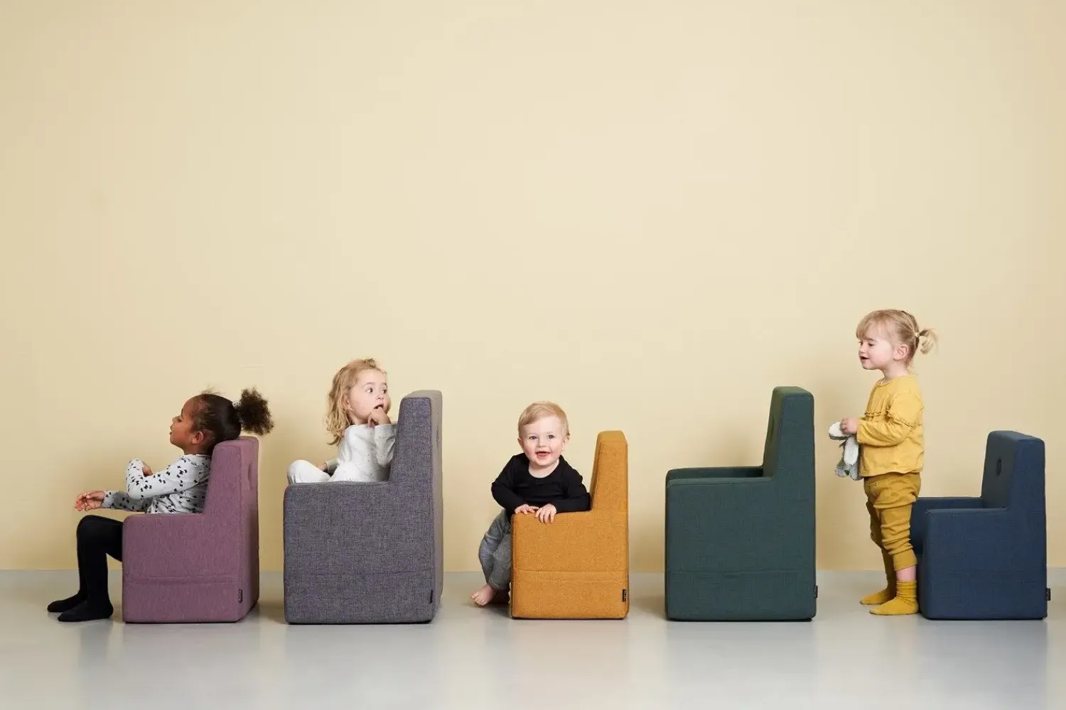 Børnestol fra - Mustard /senneps gul*By KlipKlap Best