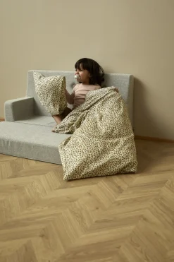 børnesofa - KK Kids Sofa - Beige med Sandfarvet knap*By KlipKlap Best