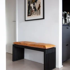 - Rib bænk 104x35cm mahogni mat sort^Cinas Hot