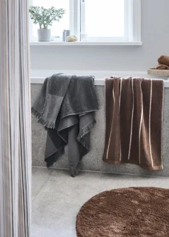 - Badeforhæng - Spectrum shower curtain w/eyelets 200 cm*Compliments Outlet