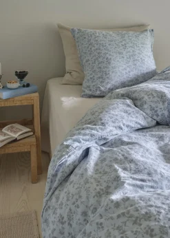 - Blossom Bed Linen - 140x200/60x63 cm - Dusty blue^Compliments