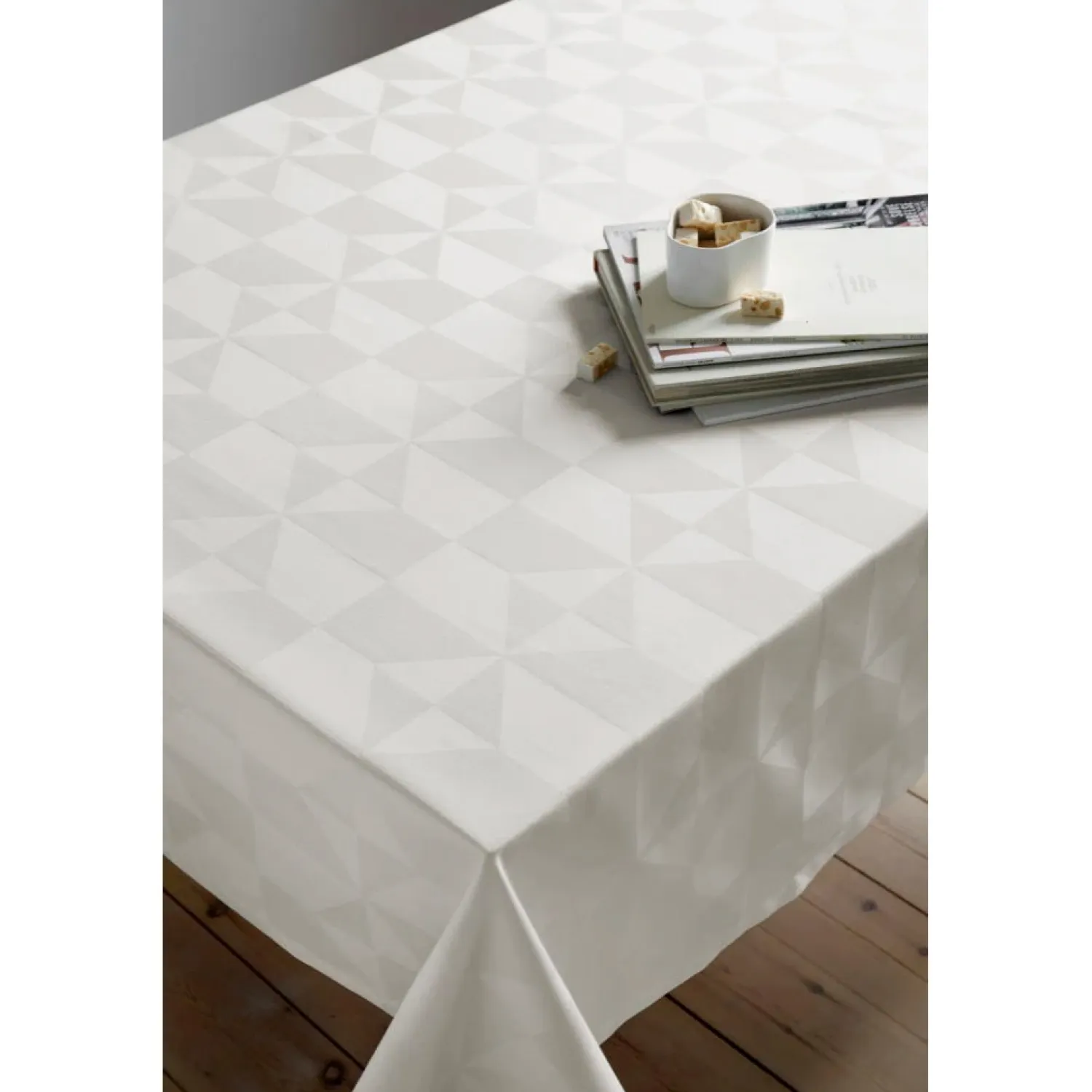 - Dug - Wind Damask 160x320 cm - Cream*Compliments