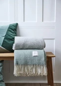 - Plaid - Nest Throw 140x200 cm - Grå*Compliments