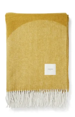 - Plaid - Waves Throw - 140x200 cm - Mustard^Compliments Best