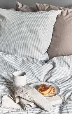 - Sengetøj - Kyst Bed Linen 140x220/60x63 cm - Sand^Compliments Discount