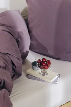 - Sengetøj - Stone Bed Linen 140x200/60x63 cm - Plum^Compliments Hot