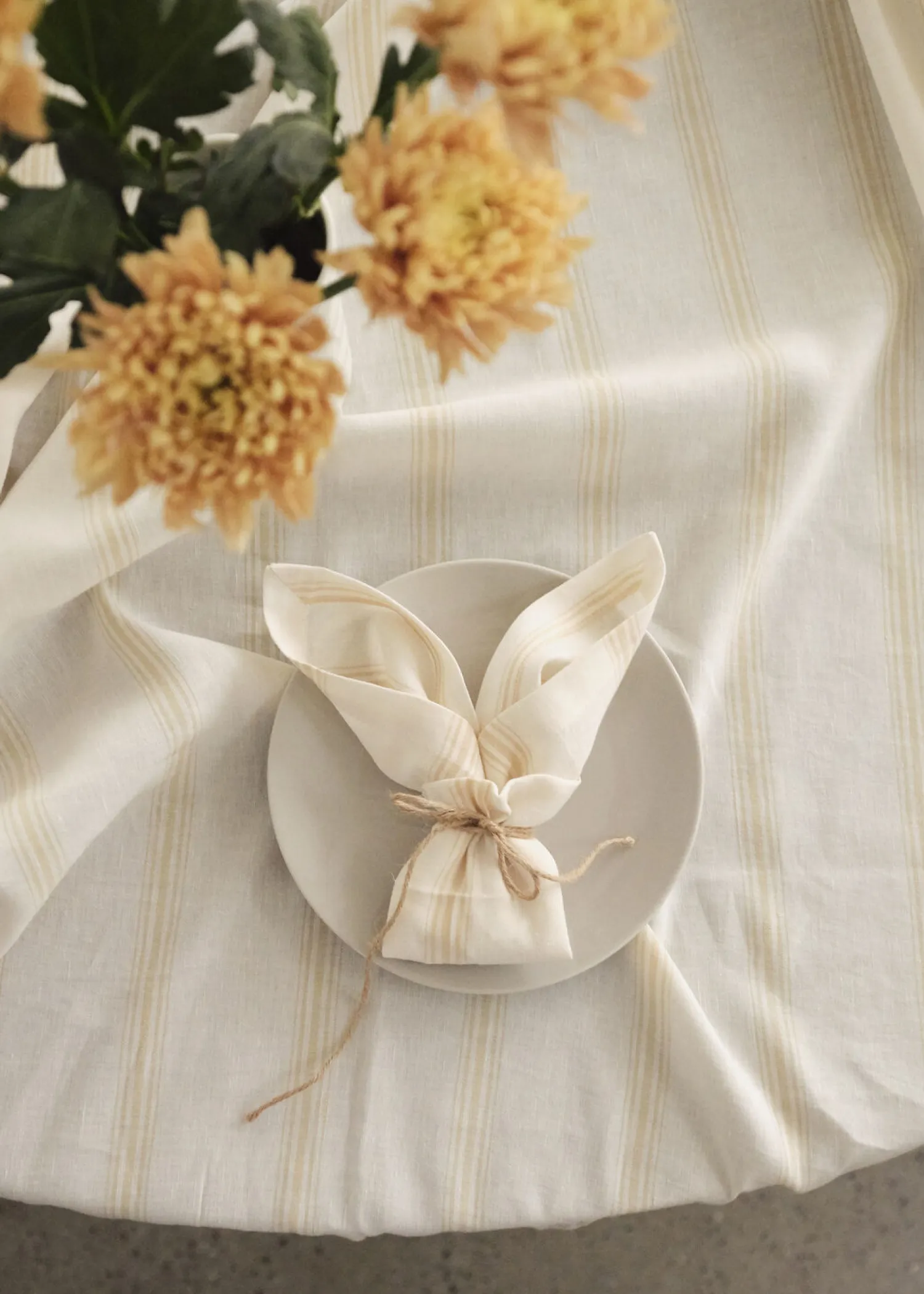 - Serviet - Brise Napkin 45x45 cm - 4 pack - Gul*Compliments Outlet