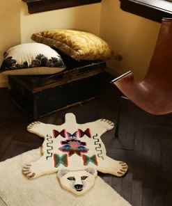 - Isbjørne tæppe - Kasbah Polar Bear - Small - 95 x 65 cm^Doing Goods New