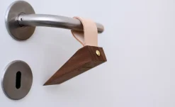 - Kiel - Dørkile/Dørstopper - Valnød, 2 cm høj*Dot Aarhus Clearance