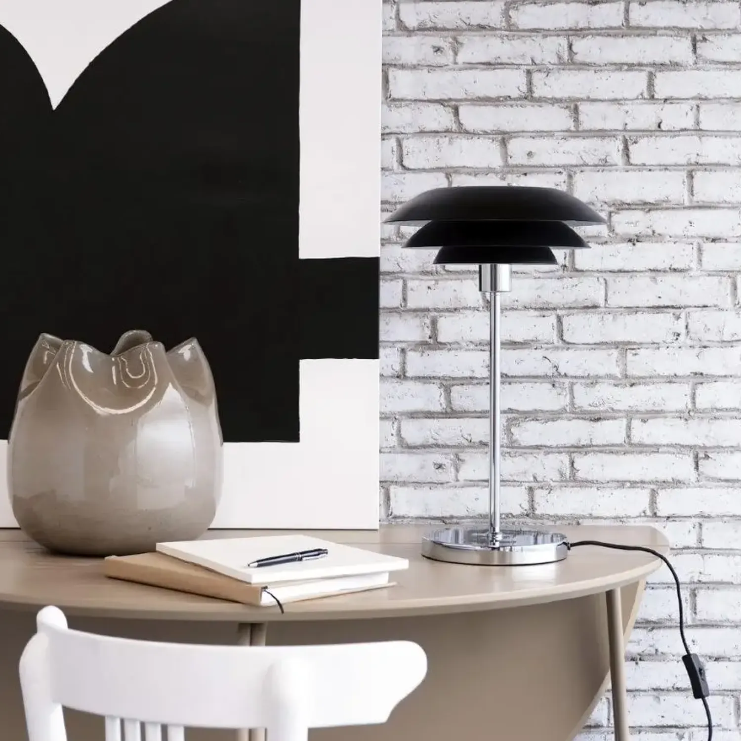 - DL31 Bordlampe - Mat sort, Ø: 31 cm x H: 50 cm^Dyberg Larsen Online