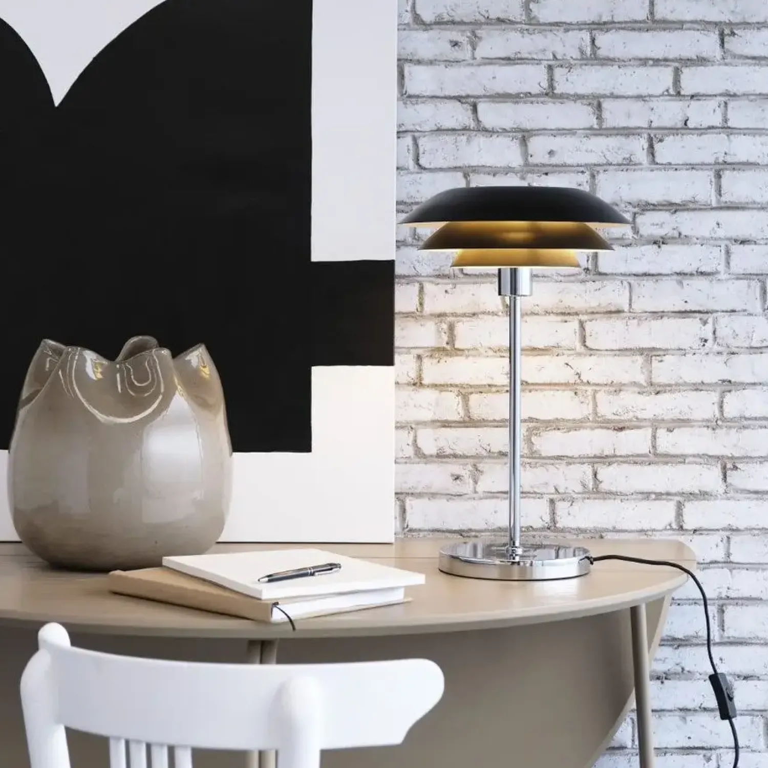 - DL31 Bordlampe - Mat sort, Ø: 31 cm x H: 50 cm^Dyberg Larsen Online