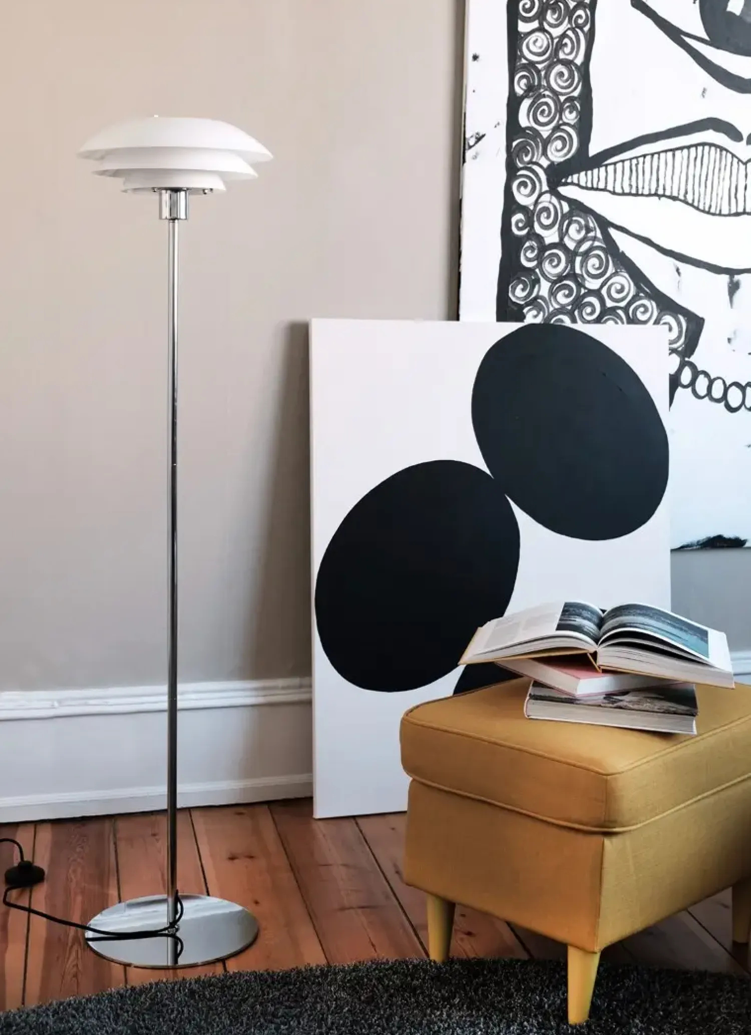 - DL31 Opal gulvlampe - Opal hvid og Krom, Ø: 31 cm x H: 133 cm*Dyberg Larsen Clearance