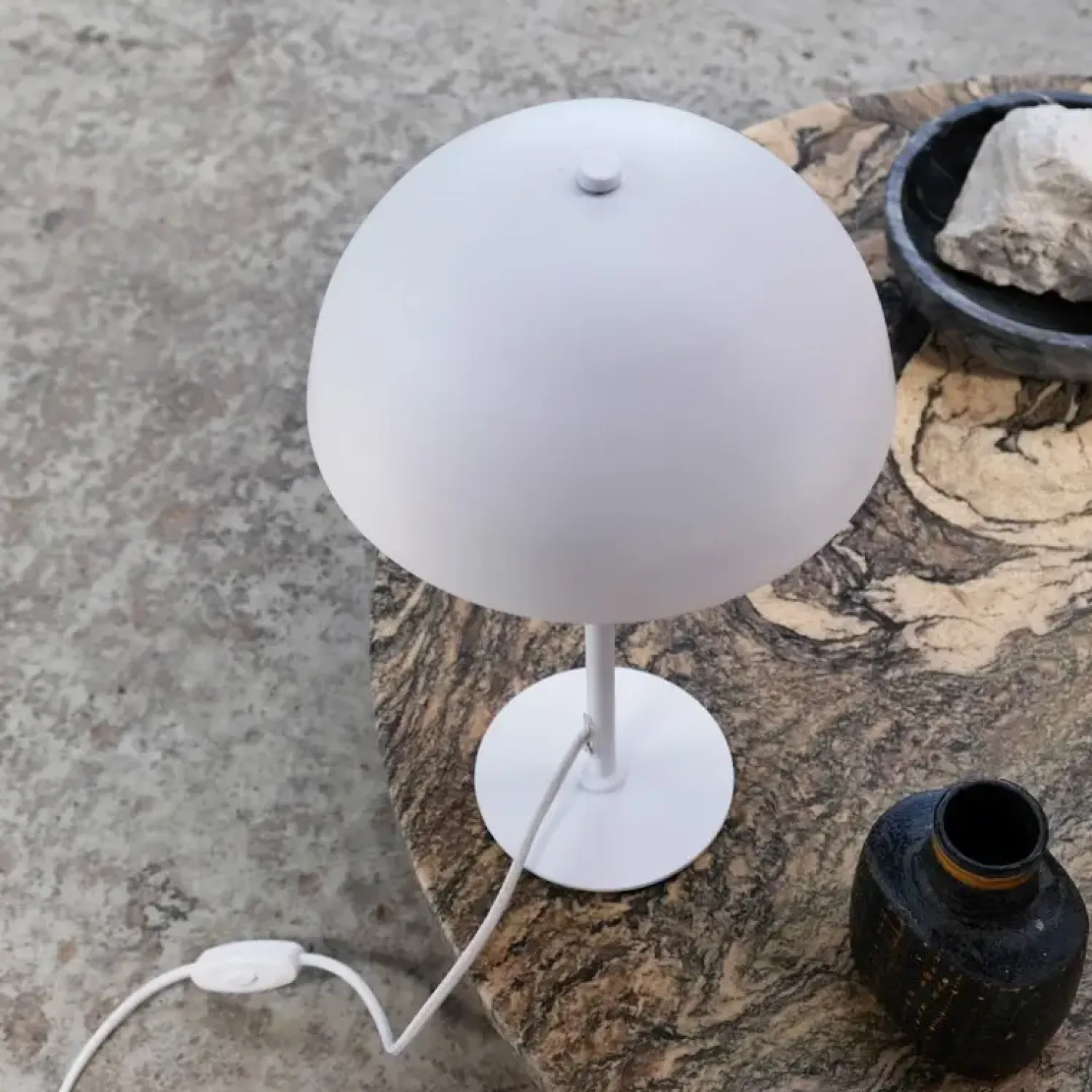 - Stockholm bordlampe - Medium - Mat hvid, Ø: 25 x H: 43 cm*Dyberg Larsen Outlet