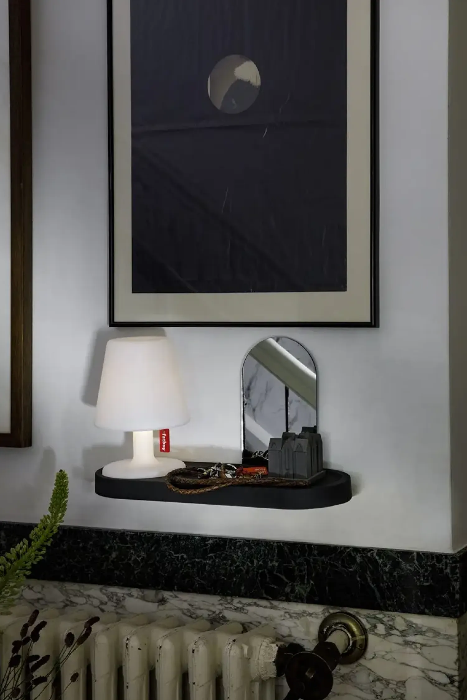 - Edison the Petit Residence, væghylde - Lemon gul*Fatboy Hot