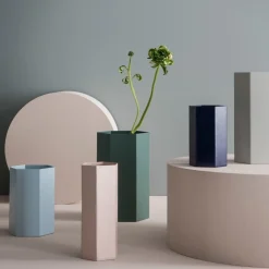 - Hexagon vase - blå^Ferm Living New