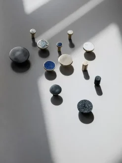 - Knage - Sort/Brass - Large*Ferm Living Online