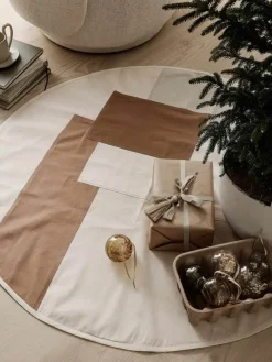 - Tonal Christmas Blanket - Juletræstæppe*Ferm Living Discount