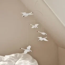 Flensted hanging art Uro - Nordens svaner mobile - 54x48 cm^Flensted Mobiles Outlet