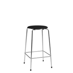 - Barstol - High Dot™ Counter stool 4-legs - lav model - sort Ash Veneer/chromed base^Fritz Hansen Outlet