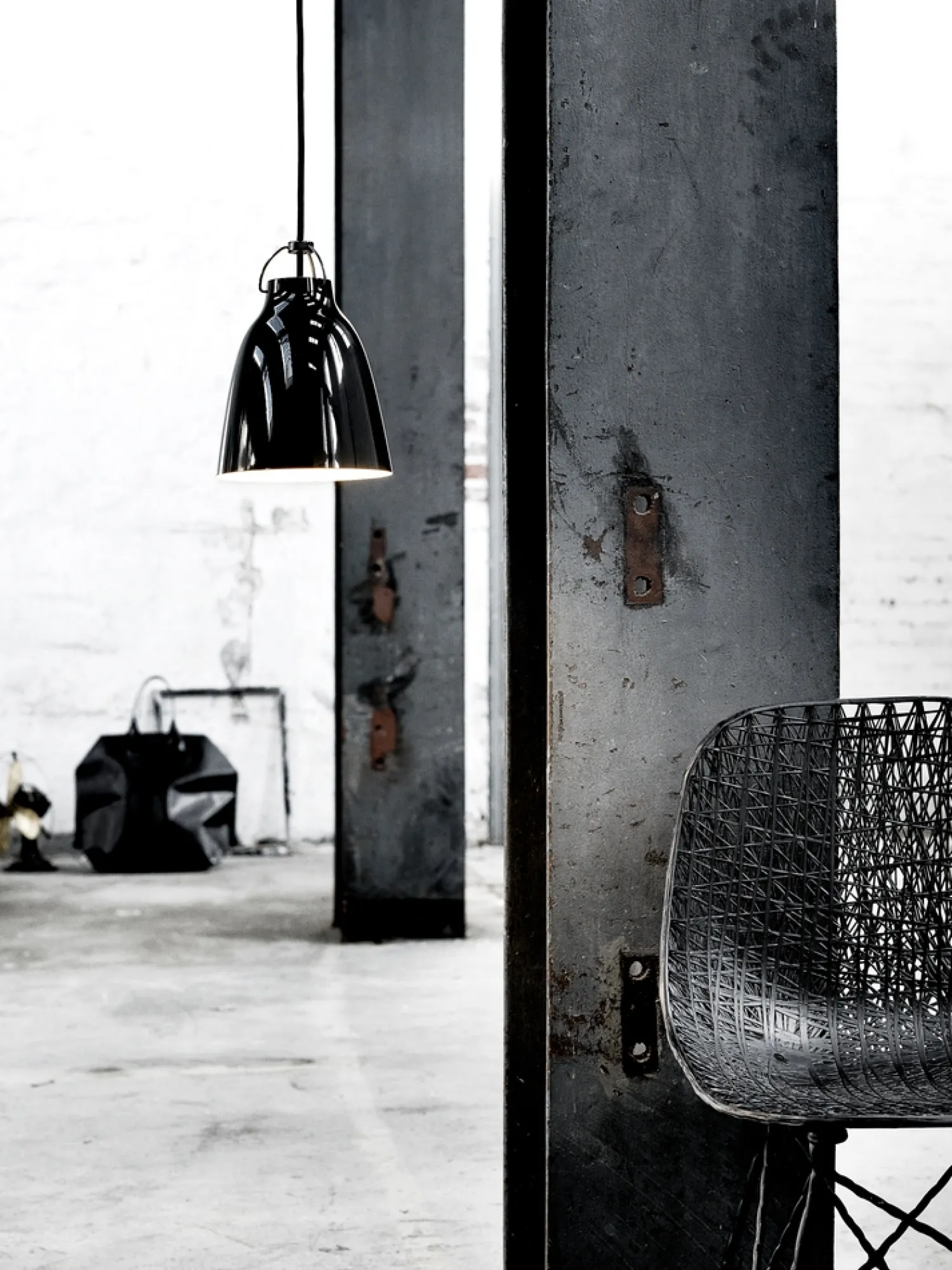 - Loftlampe - Caravaggio - Sort/Sort - P3 Large - Sort ledning 6m*Fritz Hansen Discount