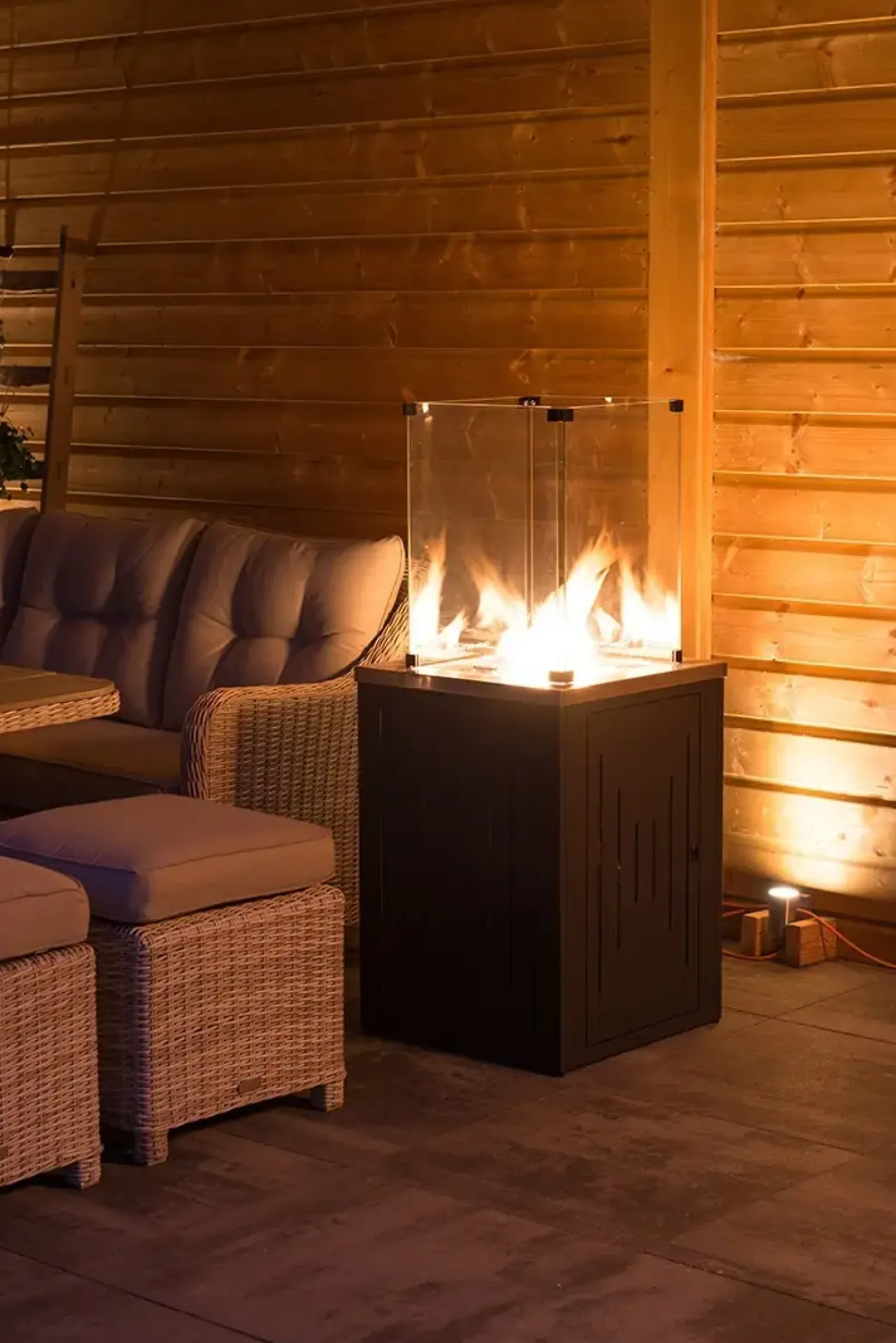 - Bålsted - Cozy Living firepit Lagos - Black/Sort - 51 x 51 x H72 cm*Garden Impressions Clearance