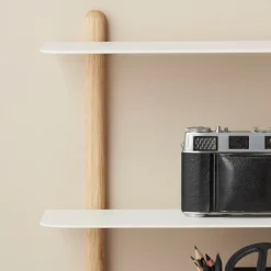- NIVO A væghylde - Hvid - Lys Eg - 42 x 64 cm^Gejst Outlet