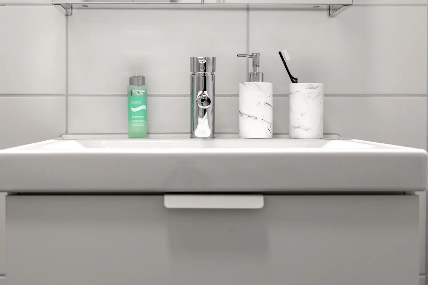 - Toiletpapirholder - Marble/Marmor - H: 67 cm^Habo Online