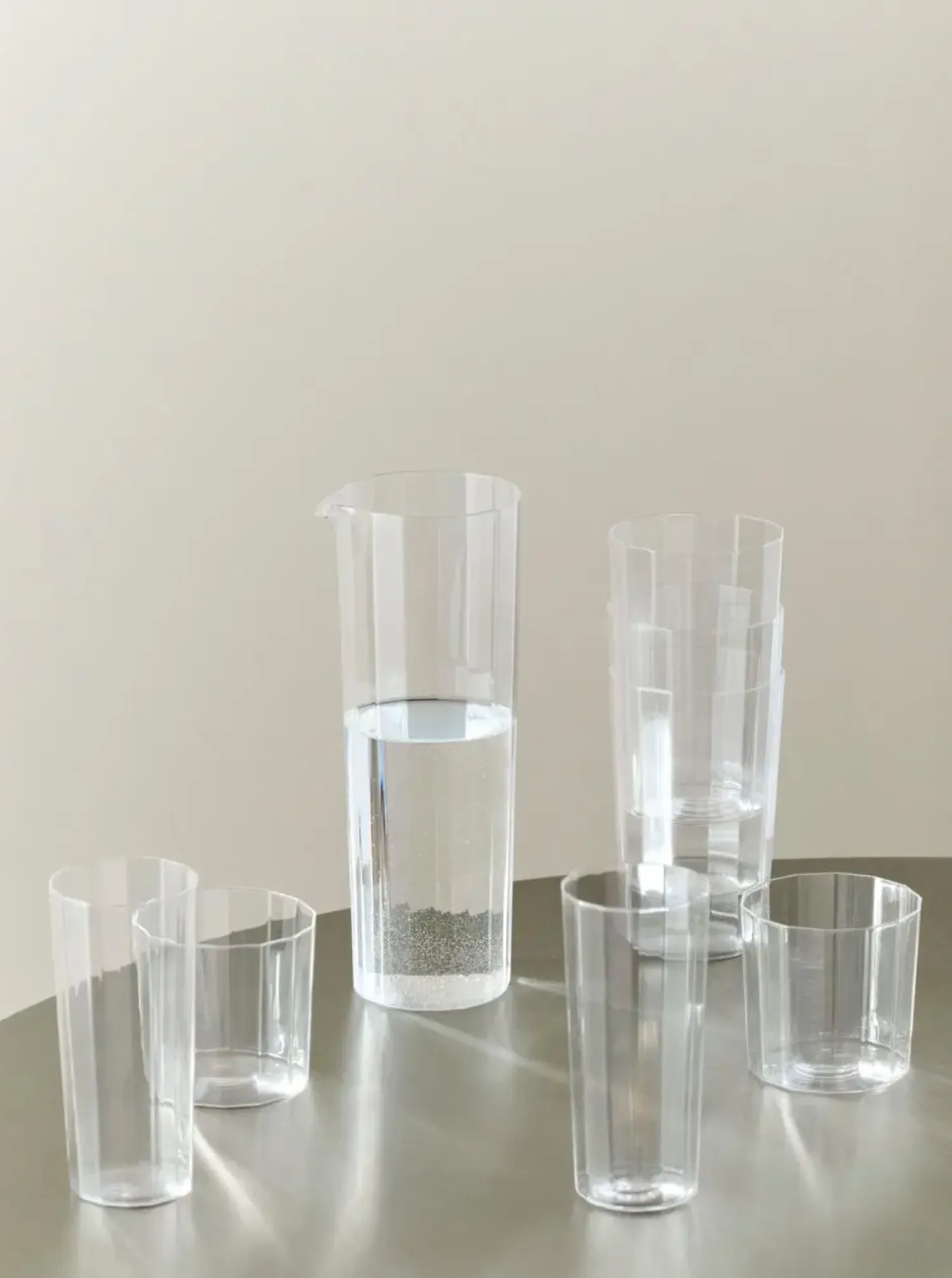 - Angle Carafe - 0,9 litre - Clear*Hay New