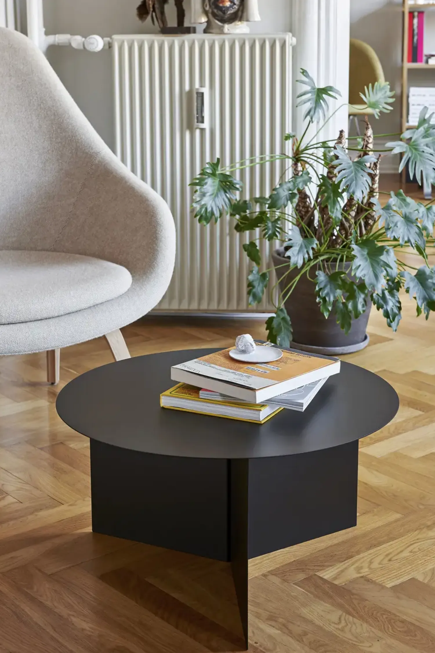 - Bord - Slit table round - Sort/Black - Stål/Steel - Ø45 cm*Hay Clearance