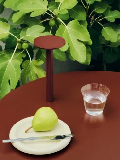 - Bærbar Lampe - Host - H22 cm - Iron Red*Hay Best