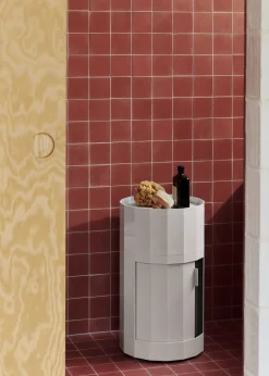 - Facet Cabinet - Low - Eggshell - Hvid - 49 cm - sidebord med hjul*Hay Clearance