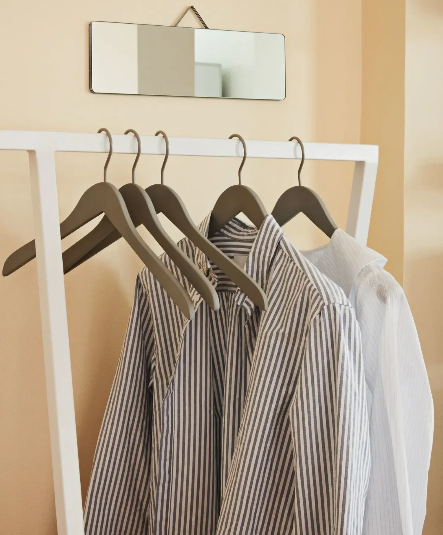 - garderobestativ - Loop stand tøjstativ i hvid - stor*Hay Best