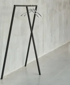 - Garderobestativ - Loop stand wardrobe - Sort - Stor^Hay Hot