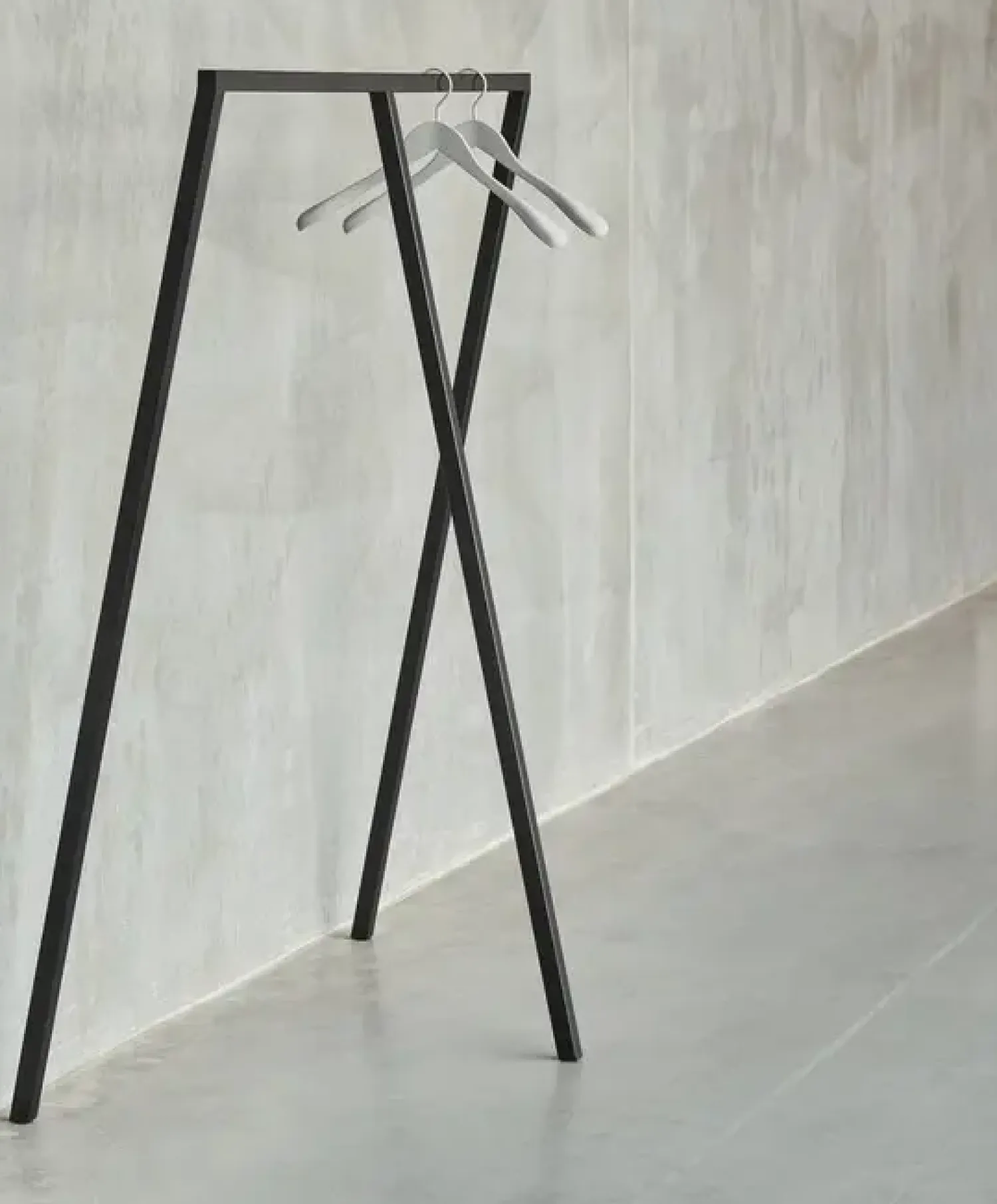 - Garderobestativ - Loop stand wardrobe - Sort - Stor^Hay Hot