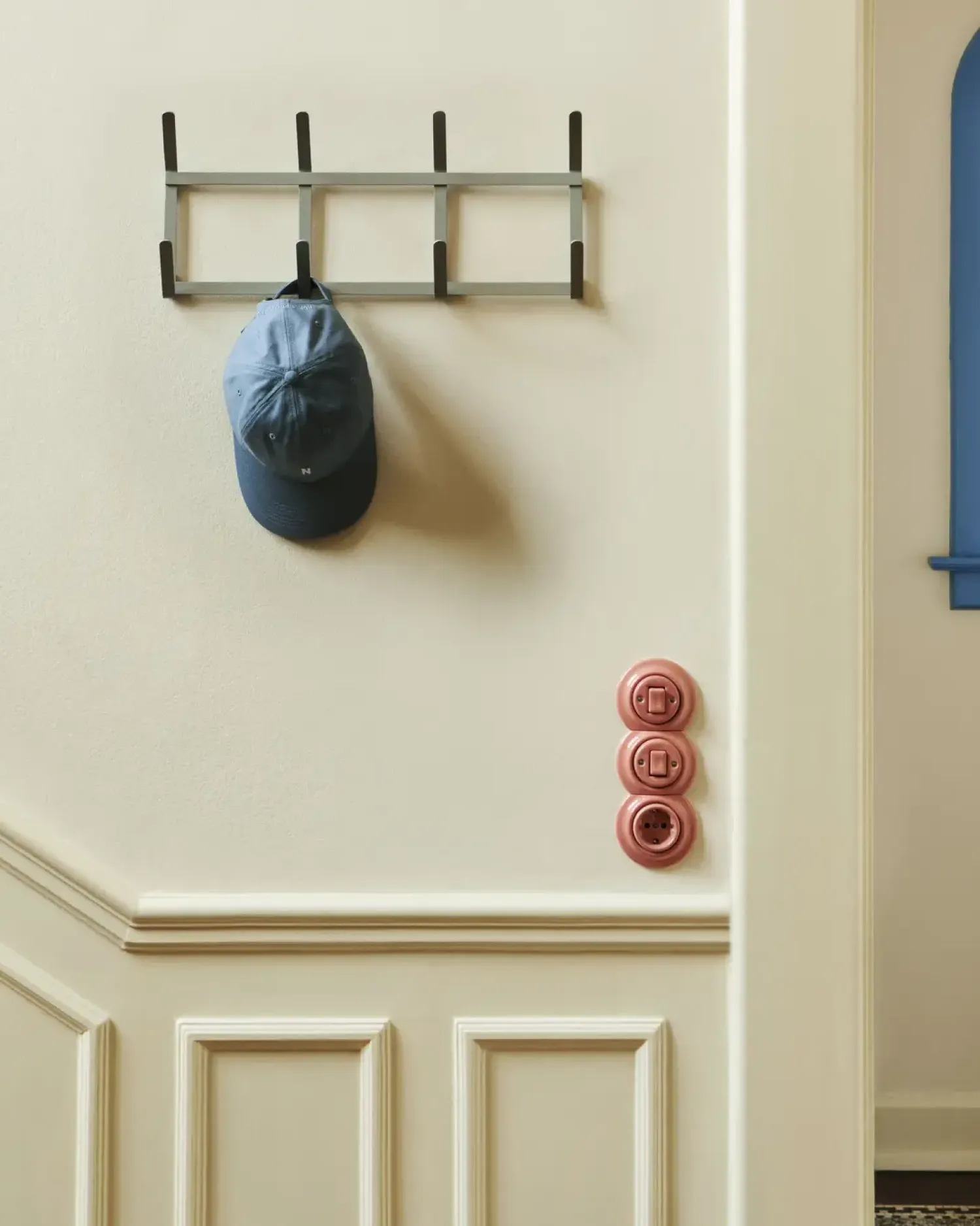 - Knagerække - Tape Coat Rack - Small - Charcoal*Hay Clearance