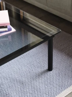 - Kofi Table - 60 x 60 cm - ben i sort lakeret eg og grey tinted /grålig glasplade^Hay