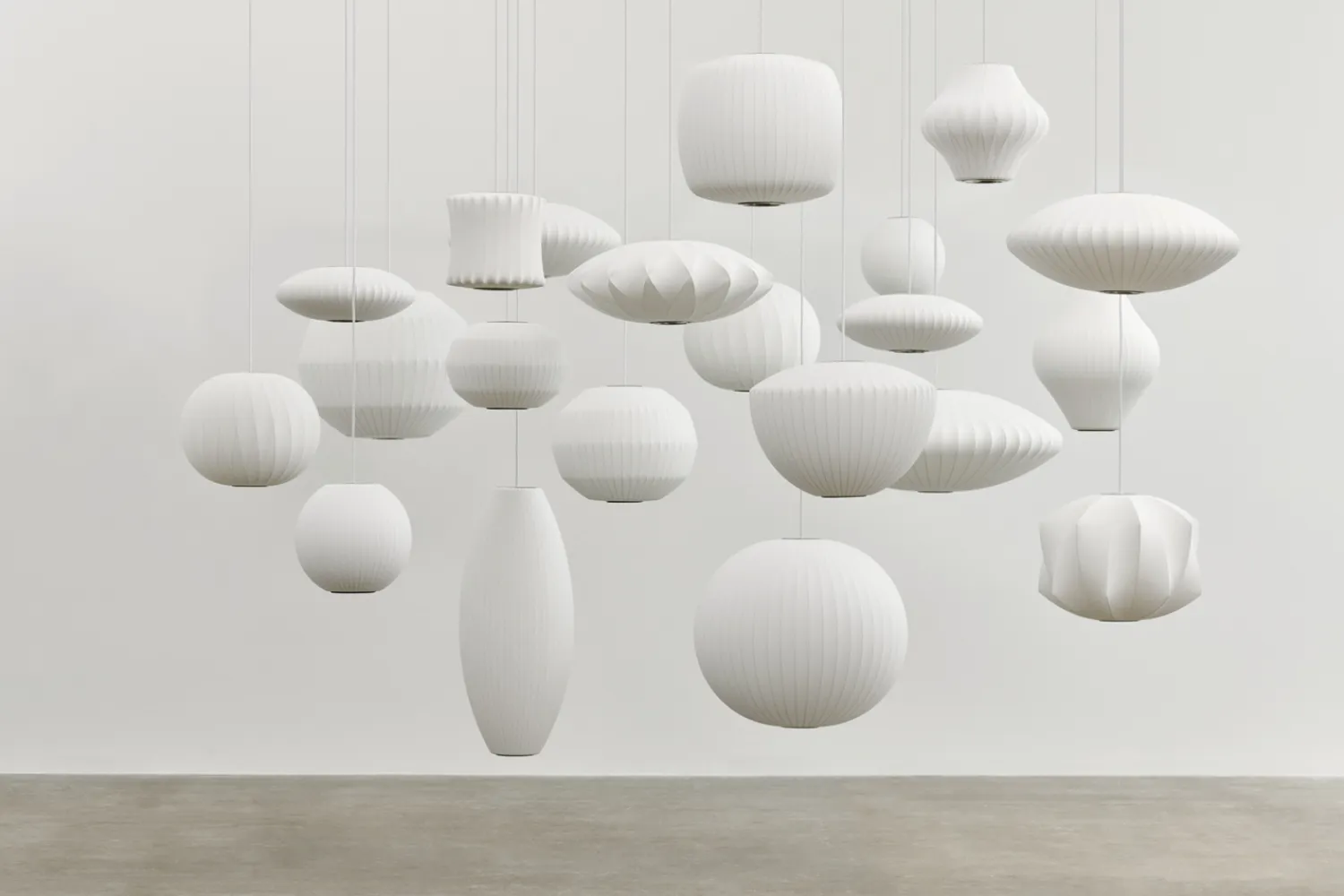 - NELSON Pear Bubble Pendant - Small - Off white*Hay Online