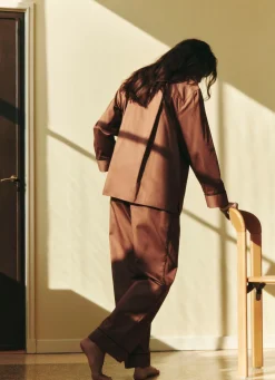 - Outline Pyjama - Langærmet Shirt - M/L - Milk Chocolate*Hay Sale