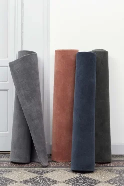 - Raw Tæppe No 2 - Mørkegrå (200x300) - dark grey^Hay Sale