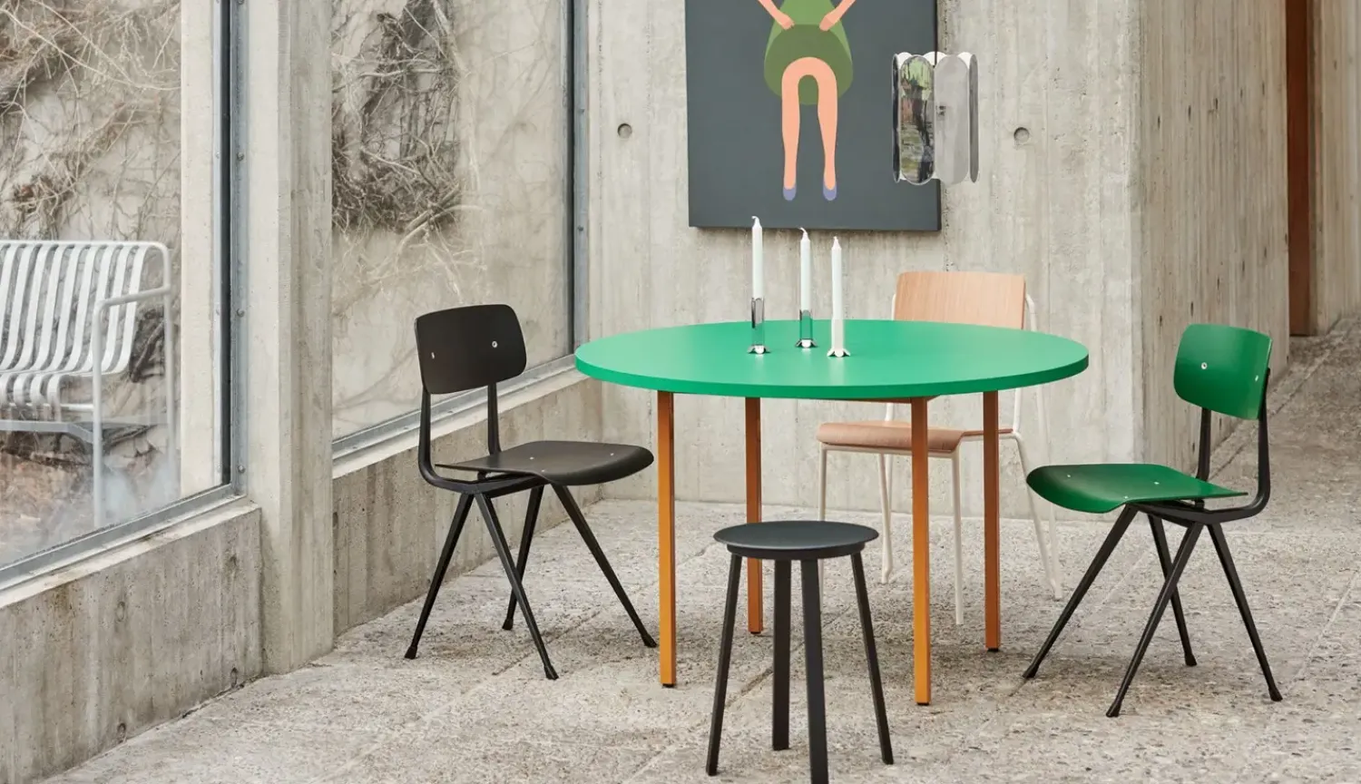 - Rundt Bord ø105 cm - Two-Colour - Mintgrøn bordplade med okker gule ben^Hay Clearance