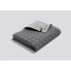 - Sengetæppe - Mega Dot - Dark Grey -195 x 245 cm*Hay Outlet
